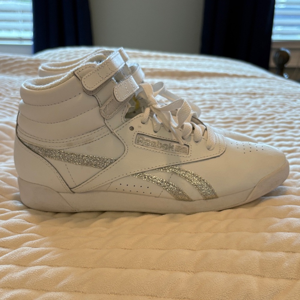 Reebok Freestyle Hi Tops  White and Silver Glitter - Picture 5 of 7